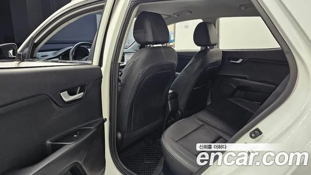 Kia Stonic 2018 Белый из Кореи, фото 4