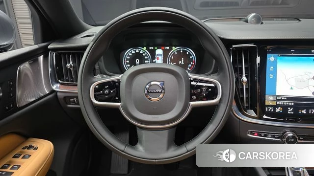 Volvo S60 3rd generation 2020 Светло-серебряный цвет из Кореи, фото 4