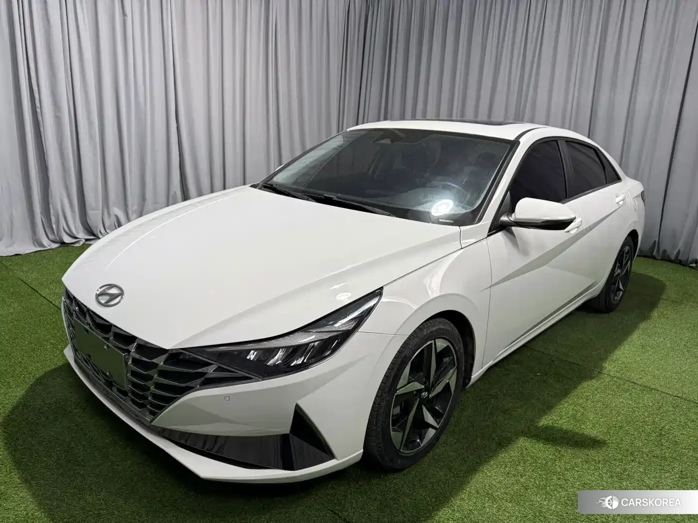 Hyundai Elantra 2023 Белый из Китая, фото 4