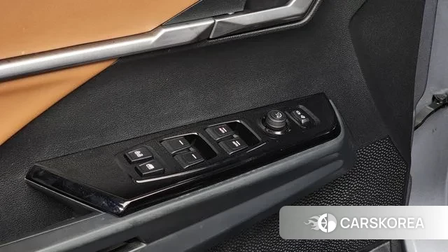 Ssangyong Torres 2022 Серебристо-серый из Кореи, фото 4