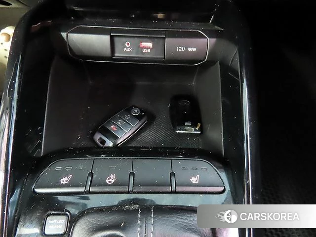 Kia Stonic 2018 Белый из Кореи, фото 4