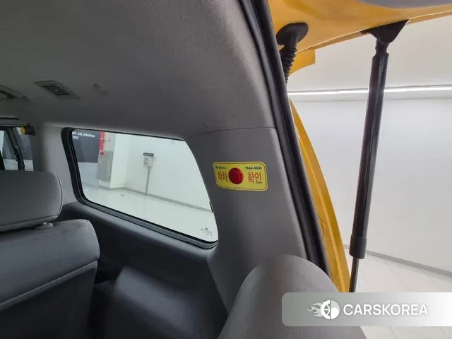 Hyundai The New Grand Starex 2018 Желтый из Кореи, фото 4