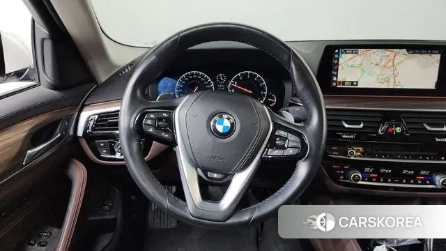 BMW 5 Series (G30) 2019 Белый из Кореи, фото 4