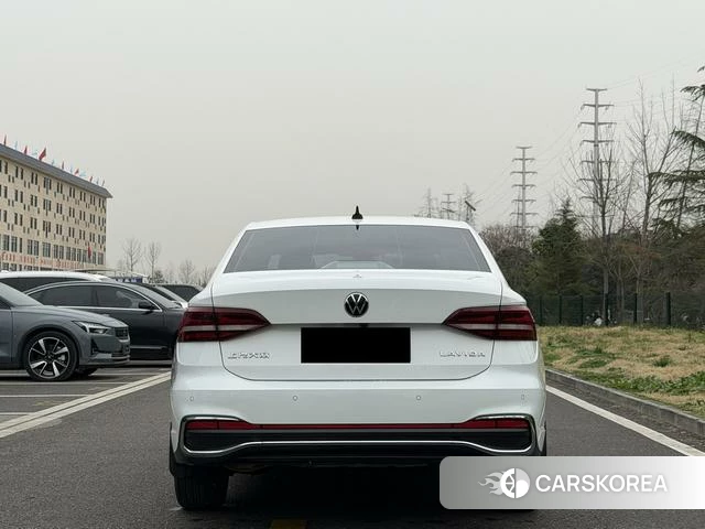 Volkswagen Lavida 2023 Белый из Китая, фото 4