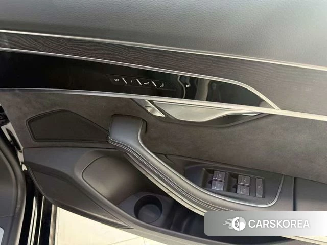 Audi A8 2022 Черный из Китая, фото 4