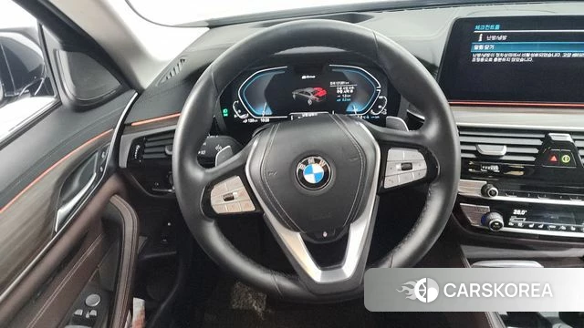 BMW 5 Series (G30) 2021 Черный из Кореи, фото 4