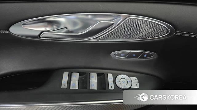 Genesis GV70 2021 Красный из Кореи, фото 4
