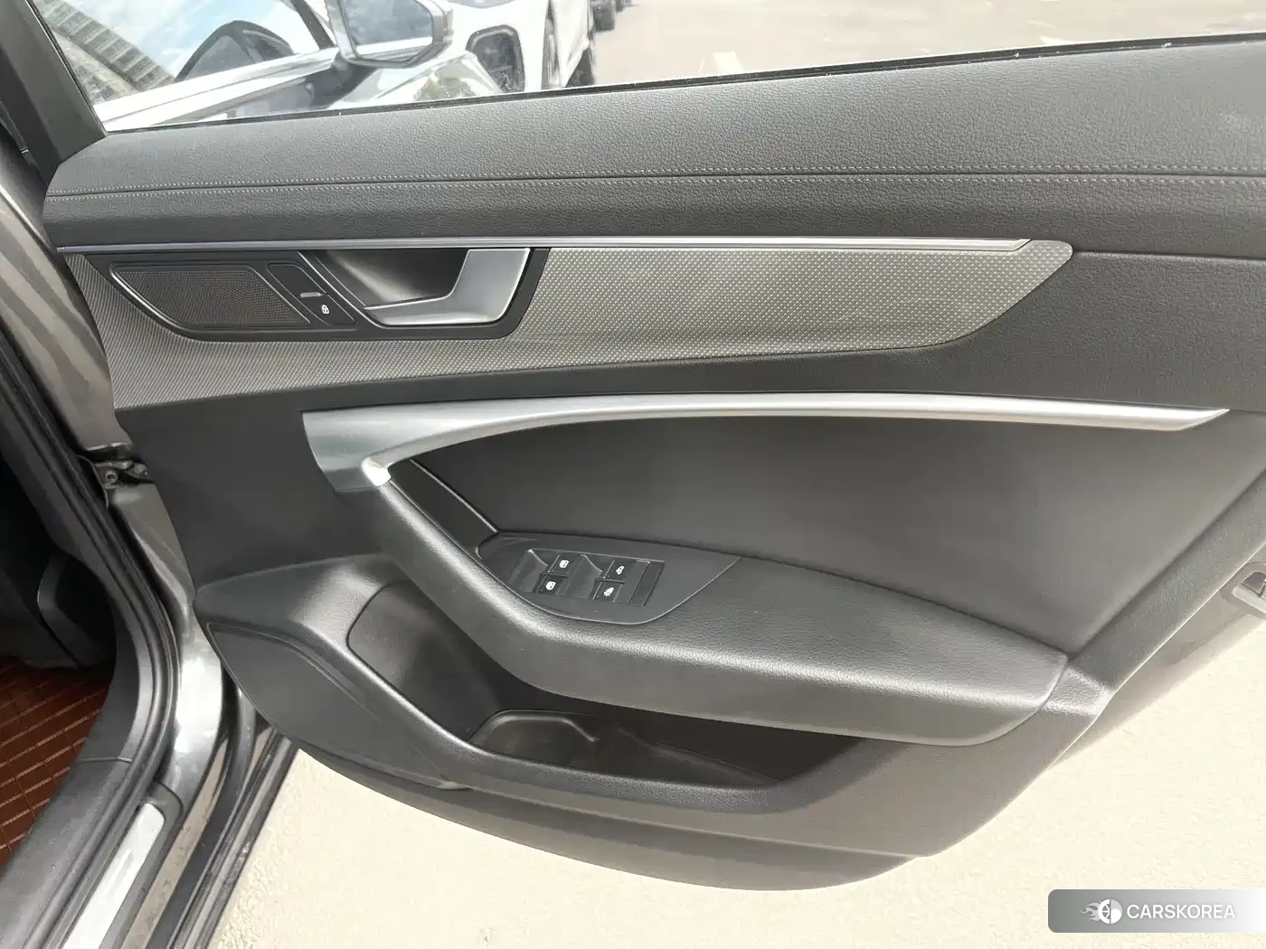 Audi A6L 2021 Silver/gray из Китая, фото 4