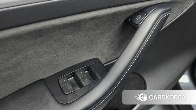 Tesla Model Y 2023 Серый из Кореи, фото 4