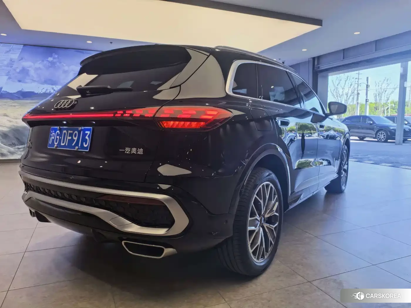 Audi Q5L 2025 Черный из Китая, фото 4