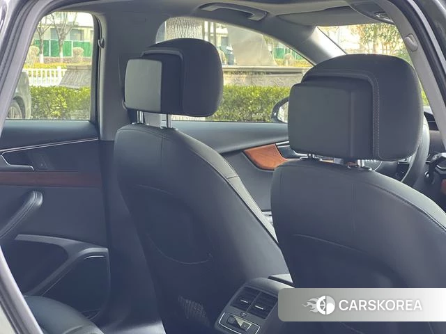 Audi A4L 2020 Темно-серый из Китая, фото 4