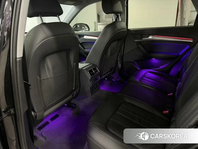 Audi Q5L 2021 Черный из Китая, фото 4