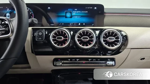 Mercedes-Benz A-Class W177 2021 Белый из Кореи, фото 4