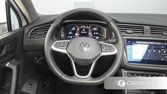 Volkswagen Tiguan second Generation 2024 Белый из Кореи, фото 4