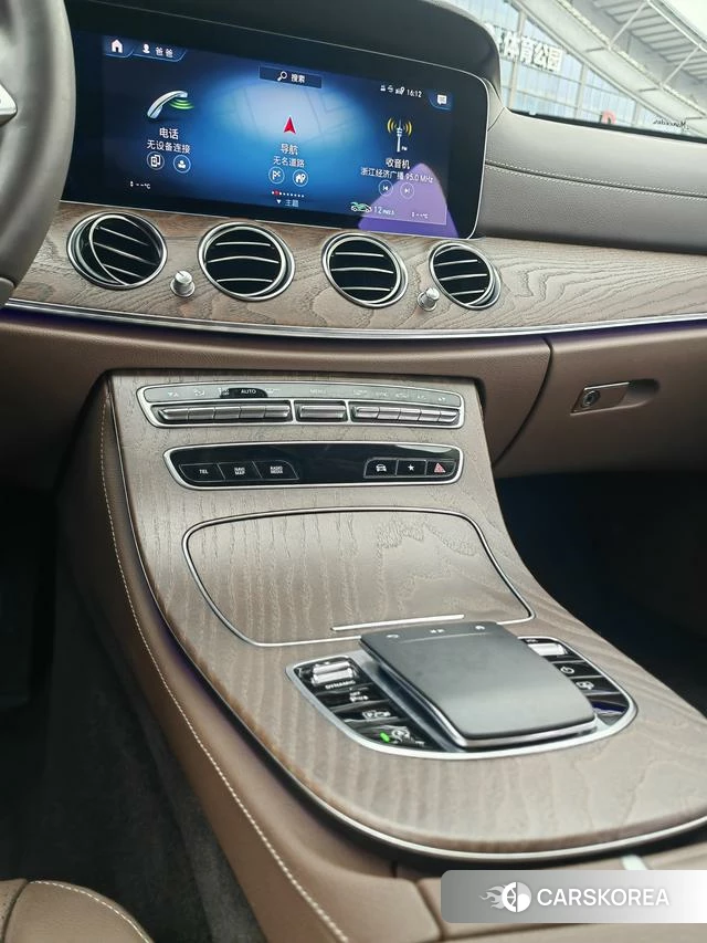 Mercedes-Benz E-class 2023 Черный из Китая, фото 4