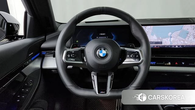 BMW 5 Series (G60) 2023 Черный из Кореи, фото 4