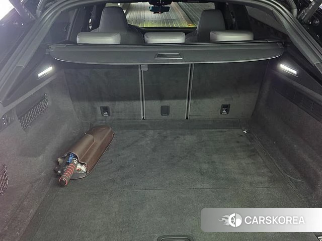 Audi Q8 (4M) 2022 Черный из Кореи, фото 4