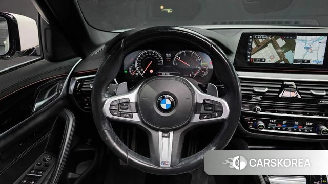 BMW 5 Series (G30) 2018 Белый из Кореи, фото 4
