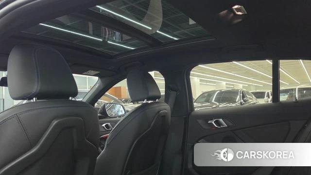 BMW 1 Series (F40) 2023 Черный из Кореи, фото 4