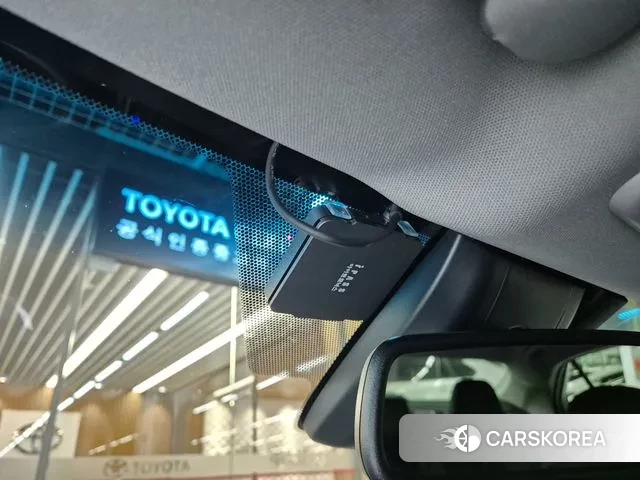 Toyota Camry (XV70) 2023 Белый из Кореи, фото 4