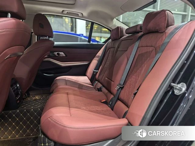 BMW 3 series 2025 Черный из Китая, фото 4