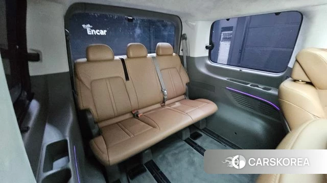 Hyundai Staria 2023 Белый из Кореи, фото 4