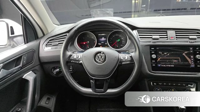 Volkswagen Tiguan second Generation 2018 Белый из Кореи, фото 4