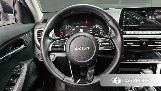 Kia Seltos 2022 Белый из Кореи, фото 4