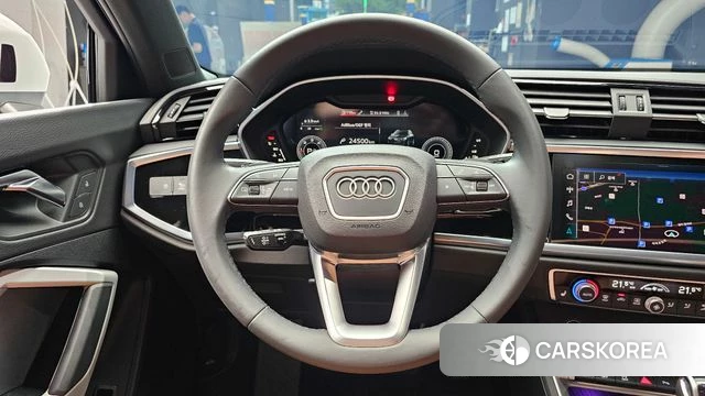 Audi Q3 (F3) 2023 Белый из Кореи, фото 4