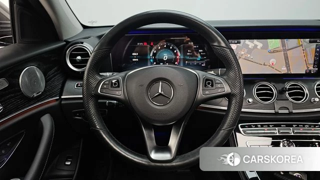Mercedes-Benz E-Class W213 2018 Серый из Кореи, фото 4