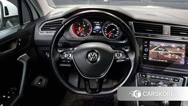 Volkswagen Tiguan second Generation 2020 Белый из Кореи, фото 4