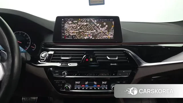 BMW 5 Series (G30) 2019 Белый из Кореи, фото 4