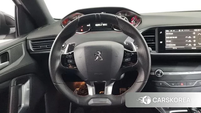 Peugeot 308 second generation 2019 Белый из Кореи, фото 4