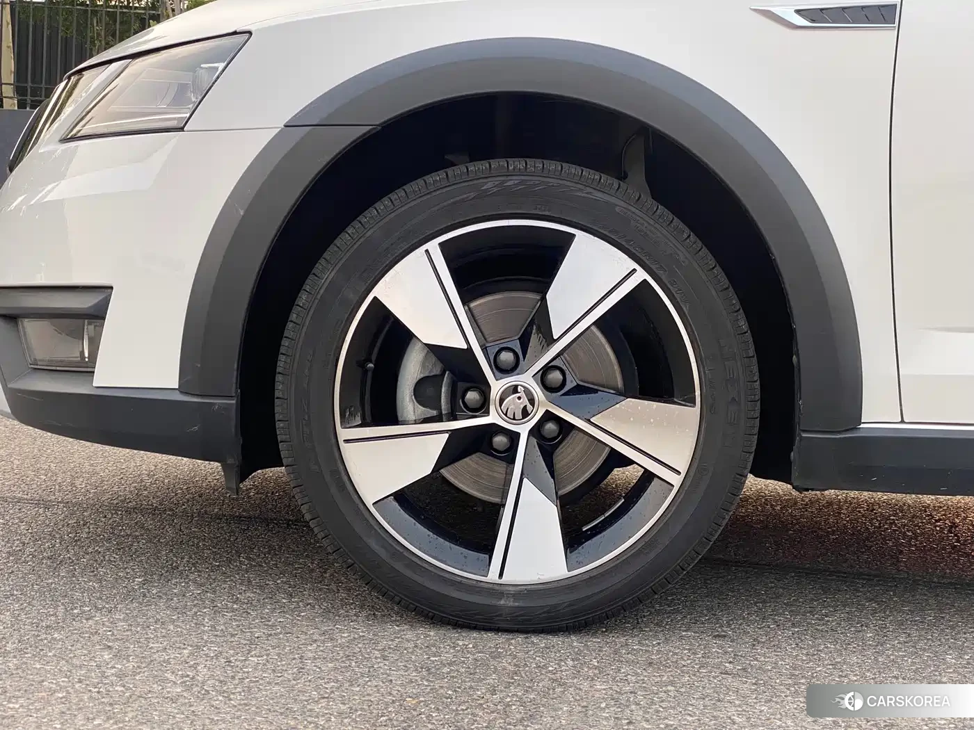 Skoda Octavia 2020 Белый из Китая, фото 4
