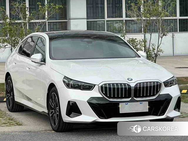 BMW 5 series 2026 Белый из Китая, фото 4