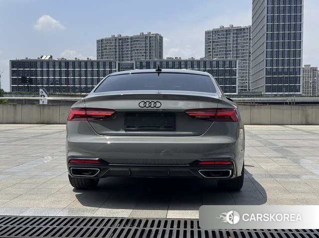 Audi A5 2022 Темно-серый из Китая, фото 4