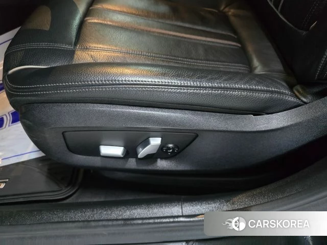 BMW 5 Series (G30) 2018 Черный из Кореи, фото 4