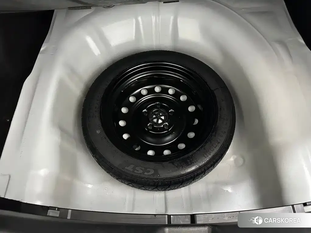 Kia K3 2023 Белый из Китая, фото 4