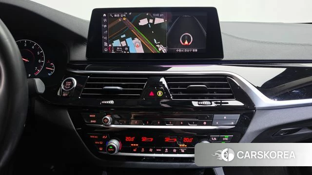 BMW 5 Series (G30) 2019 Серебристо-серый из Кореи, фото 4
