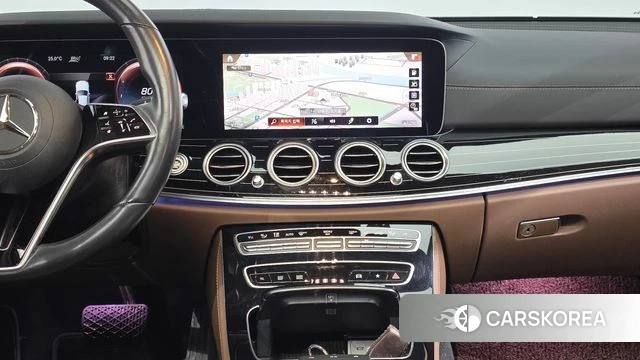Mercedes-Benz E-Class W213 2021 Песочный из Кореи, фото 4