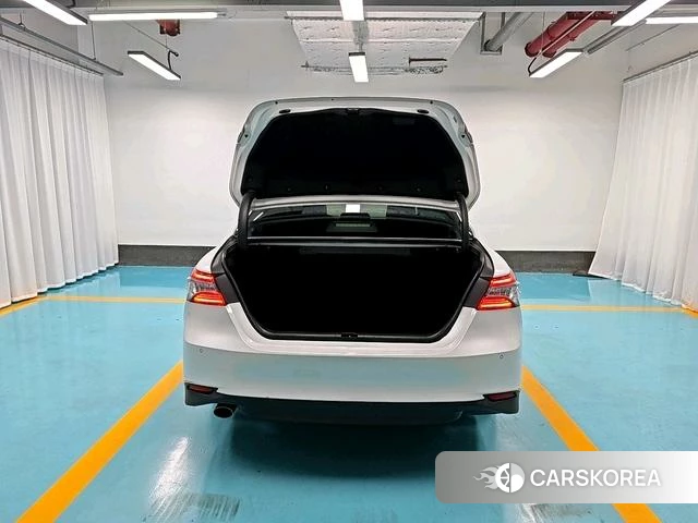 Toyota Camry 2018 Белый из Китая, фото 4