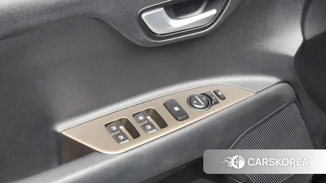 Kia Stonic 2018 Синий из Кореи, фото 4