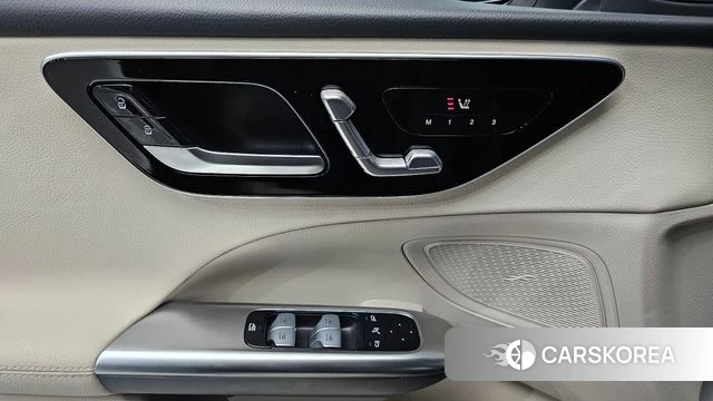 Mercedes-Benz C-Class W206 2023 Белый из Кореи, фото 4