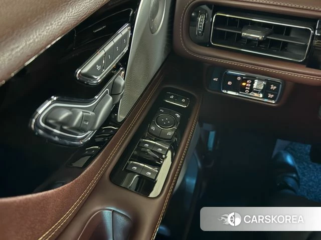Lincoln Aviator 2nd generation 2022 Черный из Кореи, фото 4