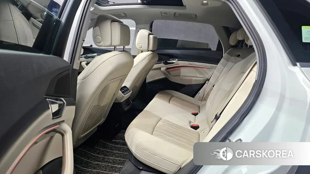 Audi e-Tron 2022 Белый из Кореи, фото 4