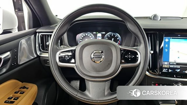 Volvo V60 Cross-Country 2nd Generation 2019 Белый из Кореи, фото 4