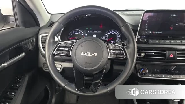 Kia Seltos 2022 Белый из Кореи, фото 4