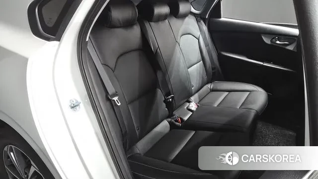 Kia The New K3 2nd generation 2021 Белый из Кореи, фото 4