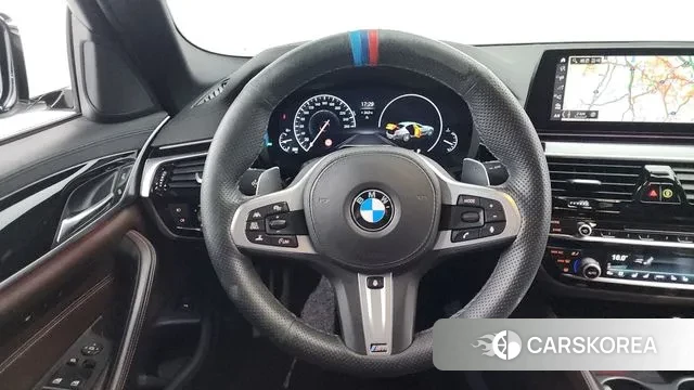 BMW 5 Series (G30) 2019 Белый из Кореи, фото 4