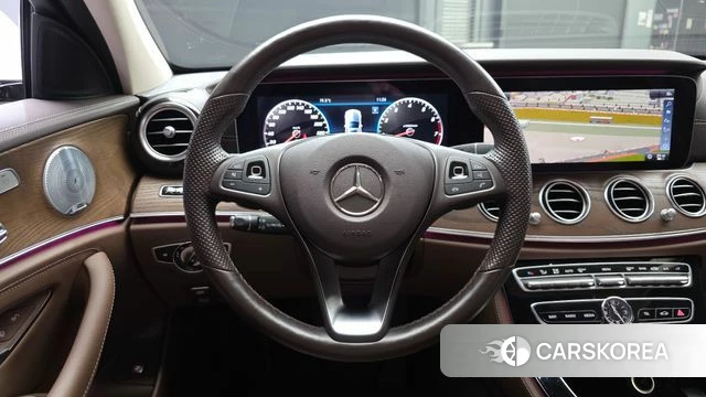 Mercedes-Benz E-Class W213 2018 Белый из Кореи, фото 4
